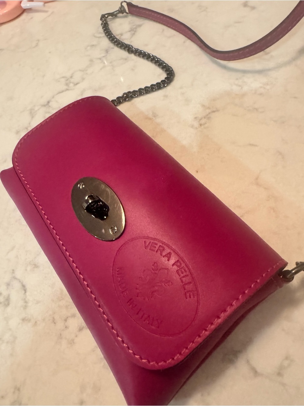 Vera Pelle Magenta Leather Crossbody with Chain Strap